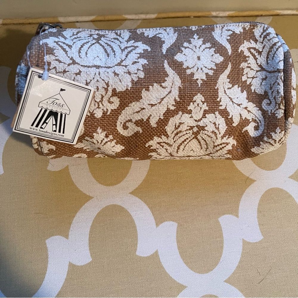 Toss Designs NWT Jute Barrel Cosmetic Bag White Damask, 8” X 4.5”